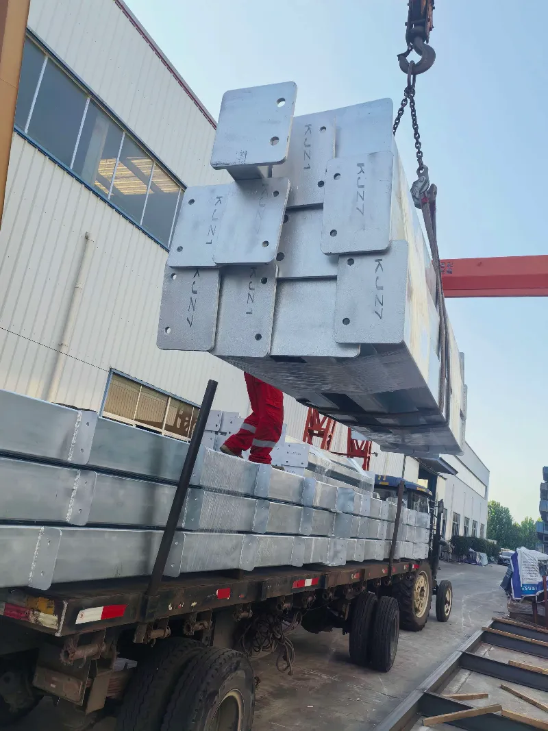 뉴 호라이즌스를 향한 항해를 시작하세요! Qingdao Liweiyuan Steel Structure가 우루과이 물류 창고 프로젝트를 위한 부품을 성공적으로 배송했습니다.
